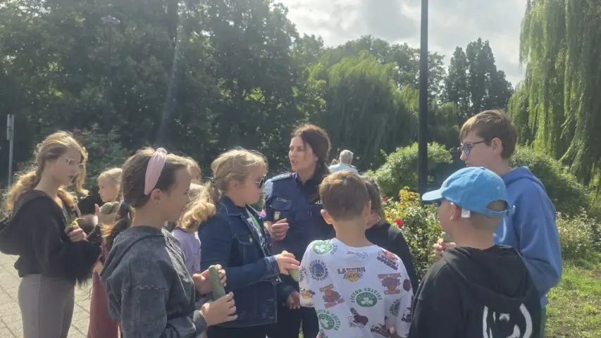 Profilaktyczne spotkanie dla dzieci o bezpieczeństwie podczas wakacji i drogi do szkoły